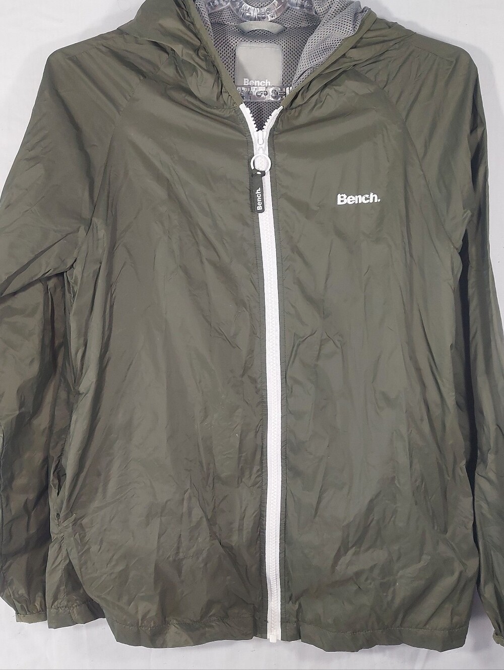 Bench Women's Lightweight Hooded Windbreaker Jacket Olive Green Size Small